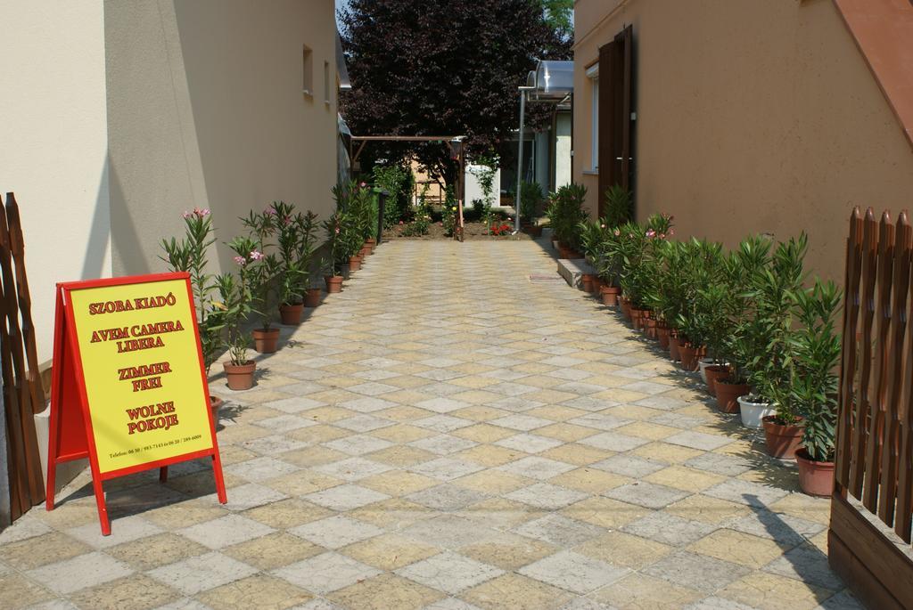 Rona Vendeghaz Hotel Hajduszoboszlo Exterior photo